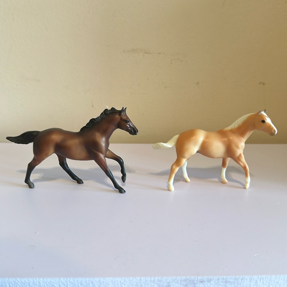 Seabiscuit and Pumpkin Stablemates Breyer Horse Set
